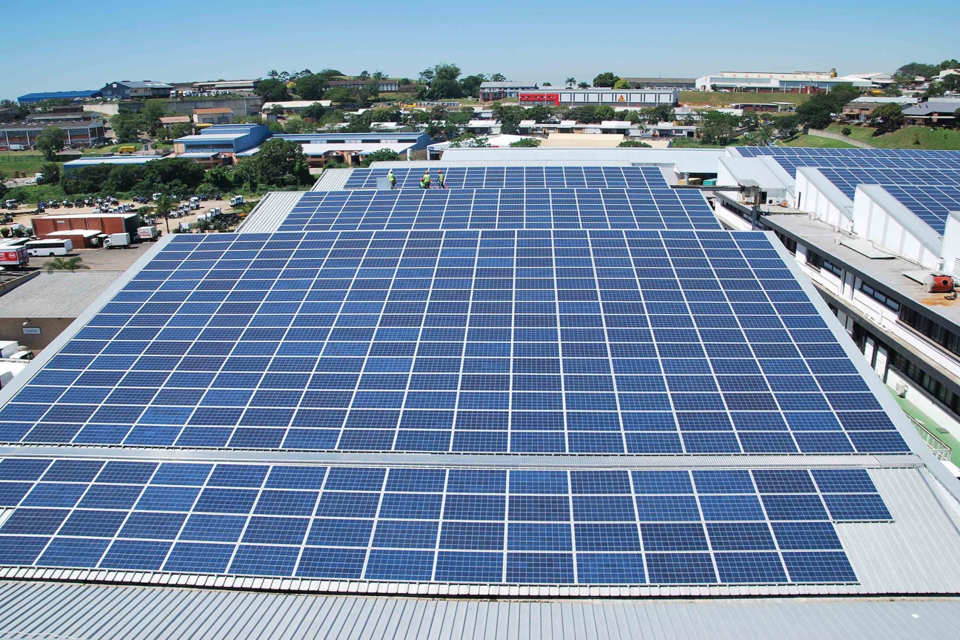 Ideally, renewable energies supply the electricity for the production of e-fuels. Ideally, renewable energies supply the electricity for the production of e-fuels.